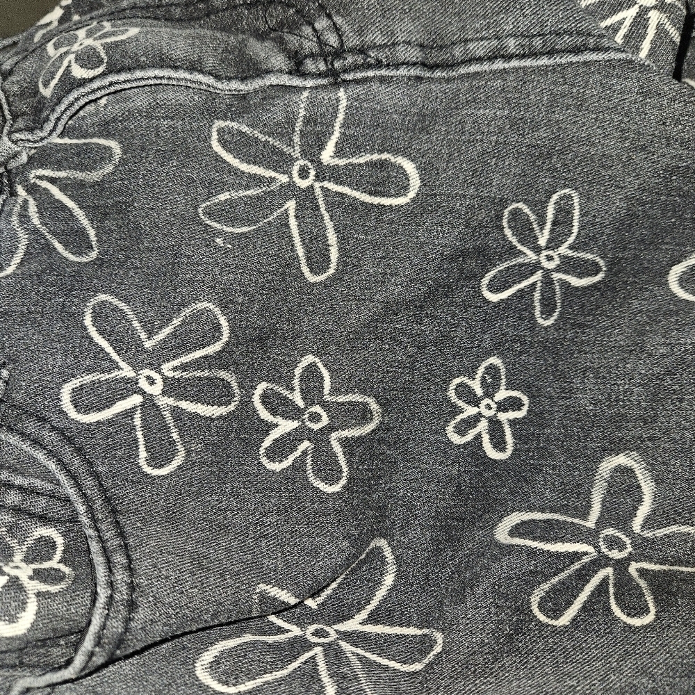 Black High Rise Wide Leg Painted Daisy Jeans. Not stretchy at all. 29" Waist. - Picture 3 of 4